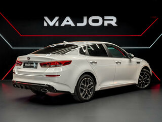 2019 Kia Optima IV Рестайлинг, белый, 1990000 рублей, вид 5