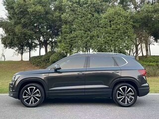 2023 Volkswagen Tharu I, серый, 2050000 рублей, вид 3