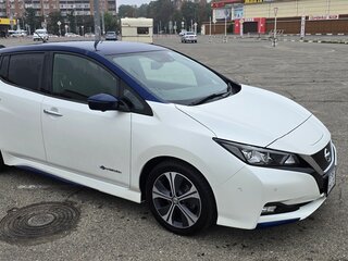 2018 Nissan Leaf II (ZE1), белый, 1590000 рублей, вид 2