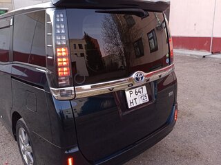 2014 Toyota Voxy III (R80), синий, 1792000 рублей, вид 4
