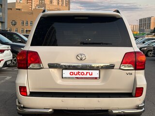 2014 Toyota Land Cruiser 200 Series Рестайлинг 1, белый, 4500000 рублей, вид 3
