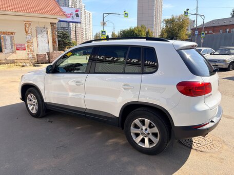 2013 Volkswagen Tiguan I Рестайлинг, белый, 1550000 рублей, вид 2