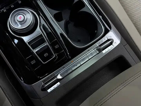 2023 Kia Carnival IV, белый, 4985000 рублей - вид 14