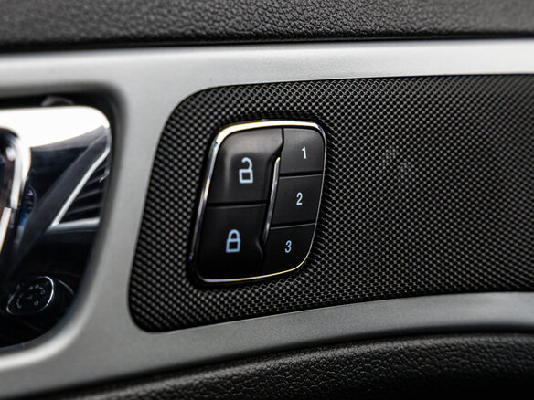 2014 Ford Explorer V, белый, 1899000 рублей - вид 17