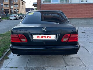 1997 Mercedes-Benz E-Класс 200 II (W210, S210), чёрный, 350000 рублей, вид 4