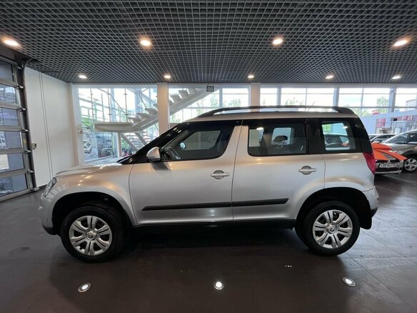 2015 Skoda Yeti I Рестайлинг, серебристый - вид 6