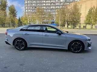 2021 Kia K5 III, серый, 2950000 рублей, вид 4