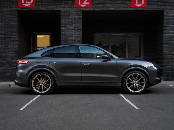 2019 Porsche Cayenne Coupé III, серый, 8390000 рублей - вид 5