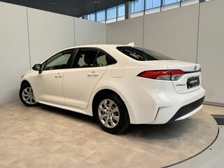 2022 Toyota Corolla XII (E210), белый, 1670000 рублей, вид 3