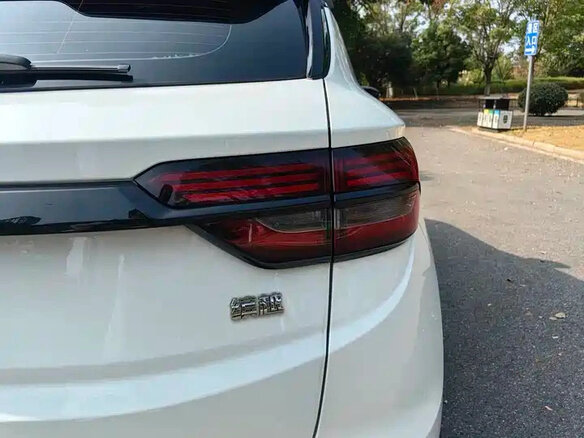 2022 Geely Coolray (Binyue) I, белый, 985000 рублей - вид 8