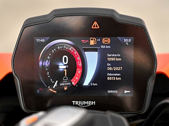 2022 Triumph Speed Triple, оранжевый, 1377000 рублей - вид 8