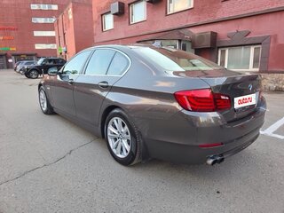 2013 BMW 5 серии 520i VI (F10/F11/F07), коричневый, 1650000 рублей, вид 4