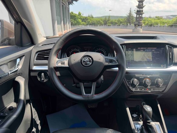 2022 Skoda Kamiq GT I (China Market), коричневый, 1590000 рублей - вид 16