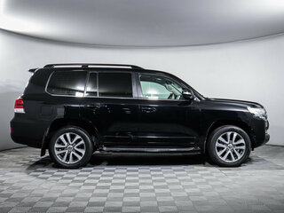 2017 Toyota Land Cruiser 200 Series Рестайлинг 2, чёрный, 5898000 рублей, вид 4