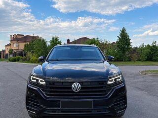 2018 Volkswagen Touareg III, синий, 4349000 рублей, вид 1