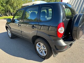 2018 Chevrolet Niva I Рестайлинг, чёрный, 930000 рублей, вид 4