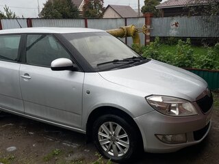 2011 Skoda Fabia II Рестайлинг, серебристый, 398000 рублей, вид 4
