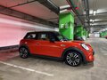 2021 Mini Hatch Cooper S III (F55/F56) Рестайлинг, оранжевый, 3700000 рублей - вид 3