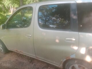 2002 Toyota FunCargo, серый, 150000 рублей, вид 2