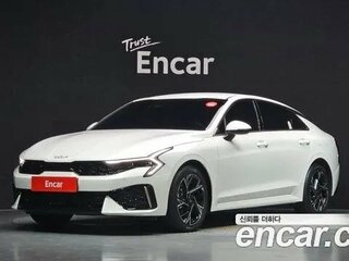 2023 Kia K5 III Рестайлинг, белый, 2750000 рублей, вид 1