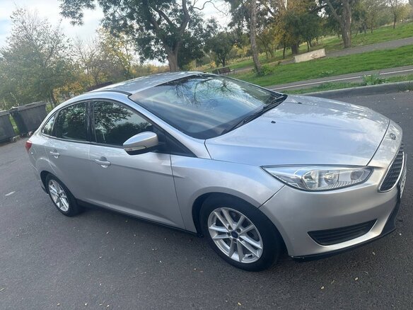 2017 Ford Focus III Рестайлинг, серебристый, 1000000 рублей - вид 1