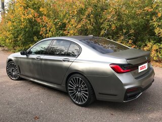 2019 BMW 7 серии 730d xDrive VI (G11/G12) Рестайлинг, серый, 7500000 рублей, вид 4