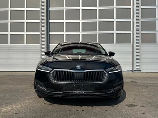 2024 Skoda Octavia IV (A8), чёрный, 3504000 рублей, вид 2