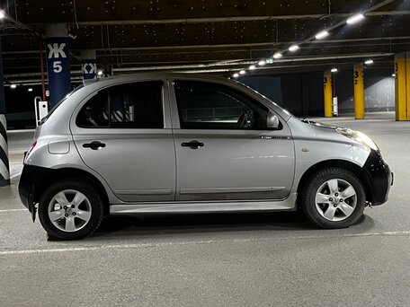2002 Nissan March III (K12), серебристый, 185000 рублей, вид 4