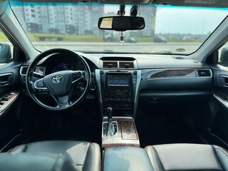 2016 Toyota Camry VII (XV50) Рестайлинг, серый, 1370000 рублей, вид 5