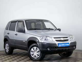 2015 Chevrolet Niva I Рестайлинг, серебристый, 559000 рублей, вид 1