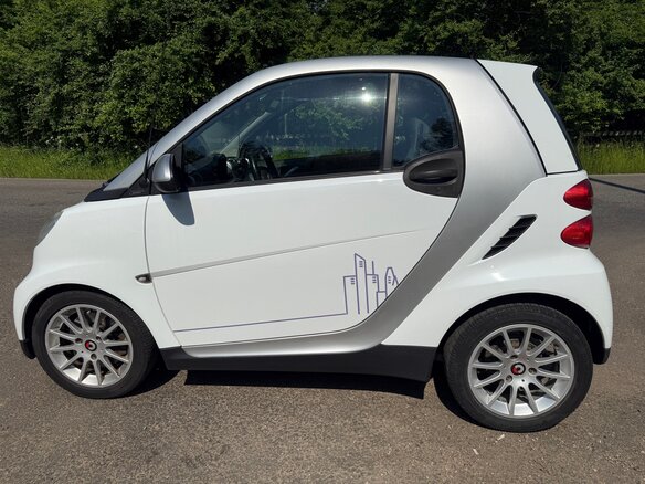 2009 Smart Fortwo II, серебристый, 595000 рублей - вид 2