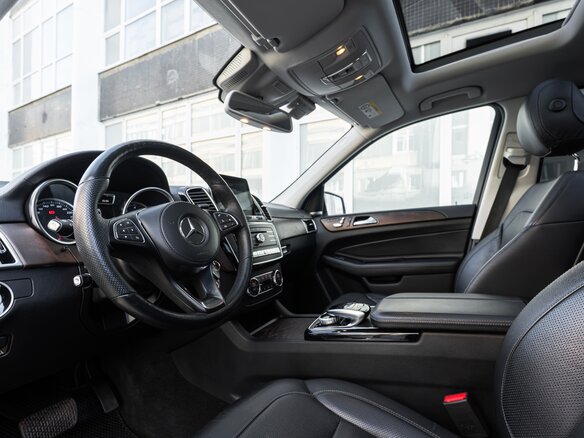 2017 Mercedes-Benz GLS 350 d I (X166), чёрный, 5390000 рублей - вид 4