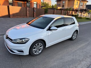 2017 Volkswagen Golf VII Рестайлинг, белый, 1450000 рублей, вид 3
