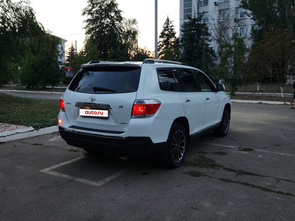2013 Toyota Highlander II (XU40) Рестайлинг, белый, 1745000 рублей - вид 4