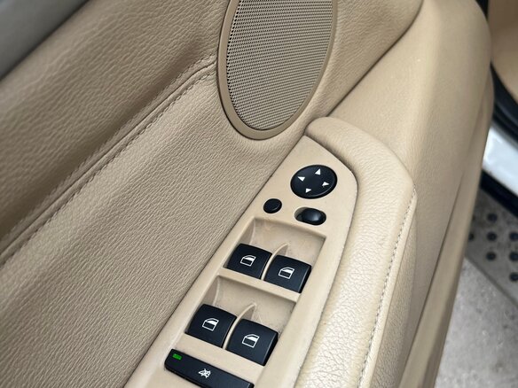 2010 BMW X5 30i II (E70), белый, 1550000 рублей - вид 15