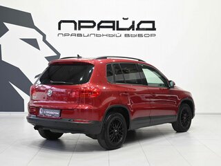 2012 Volkswagen Tiguan I Рестайлинг, красный, 1199900 рублей, вид 3