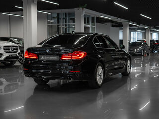 2018 BMW 5 серии 520d xDrive VII (G30/G31/G38), чёрный, 2840000 рублей, вид 5