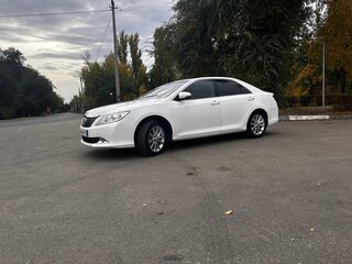 2013 Toyota Camry VII (XV50), белый, 1400000 рублей, вид 1