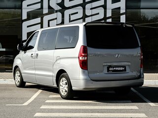 2013 Hyundai Grand Starex I, серый, 1719000 рублей, вид 2