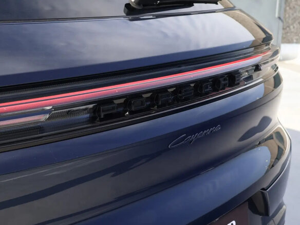 2025 Porsche Cayenne III Рестайлинг, синий, 14500000 рублей - вид 12