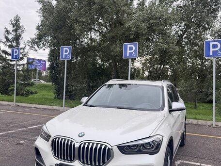 2022 BMW X1 18i sDrive II (F48) Рестайлинг, белый, 2350000 рублей, вид 2