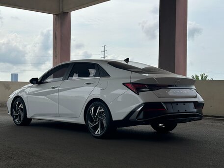 2023 Hyundai Elantra N Line VII (CN7) Рестайлинг, белый, 2050000 рублей, вид 3