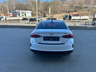 2022 Hyundai Solaris II Рестайлинг, белый, 1595000 рублей, вид 5