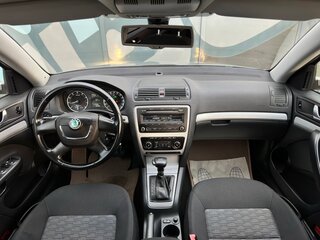 2011 Skoda Octavia II (A5) Рестайлинг, серый, 897000 рублей, вид 2