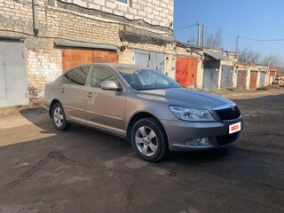 2011 Skoda Octavia II (A5) Рестайлинг, серый, 975000 рублей, вид 2