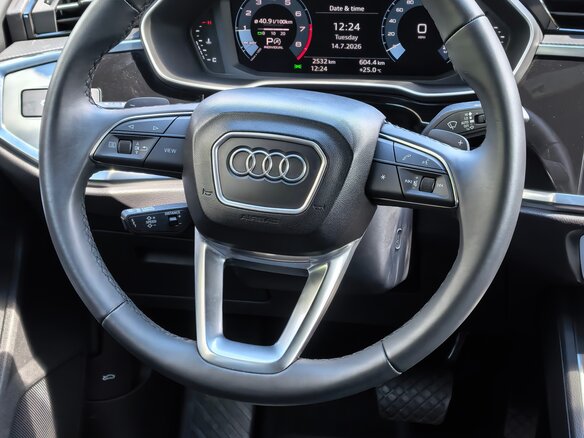 2024 Audi Q3 45 TFSI II (F3), чёрный, 2907000 рублей - вид 13