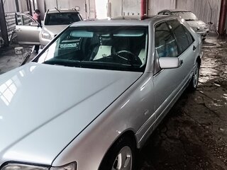 1998 Mercedes-Benz S-Класс 320 III (W140) Рестайлинг, серый, 1200000 рублей, вид 3