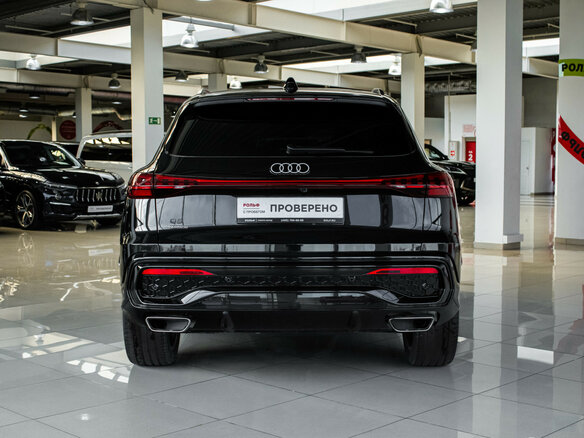 2025 Audi Q5 L III (GU), чёрный, 6080000 рублей - вид 4