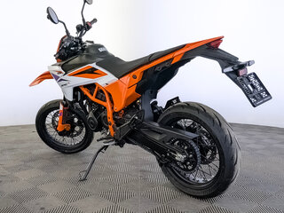 2026 KTM 390 SMC R, оранжевый, 699000 рублей, вид 4