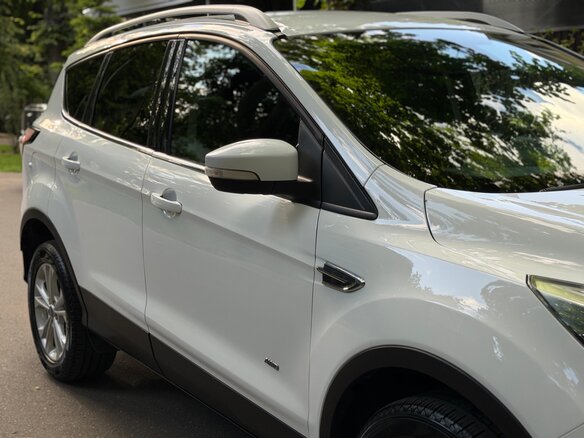 2017 Ford Kuga II Рестайлинг, белый - вид 12